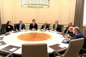 Ο Υπουργός Πετρελαίου και Ορυκτών Πόρων Καρίμ Μπαντάουι της Αιγύπτου πραγματοποίησε συνομιλίες με στελέχη της Chevron στην Ουάσιγκτον © رئاسة مجلس الوزراء المصري (Προεδρία του αιγυπτιακού υπουργικού συμβουλίου)/ LinkedIn