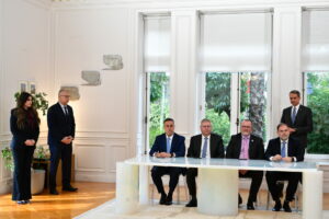 ΥΠΟΓΡΑΦΗ ΣΥΜΦΩΝΙΩΝ