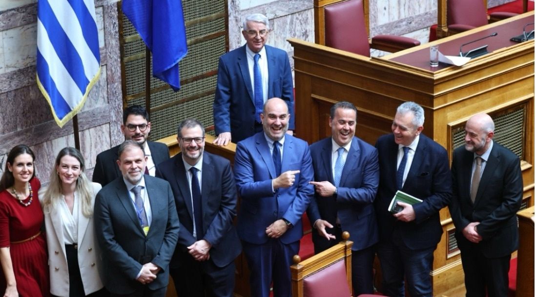 ΒΟΥΛΗ ΠΑΠΑΣΤΑΥΡΟΥ