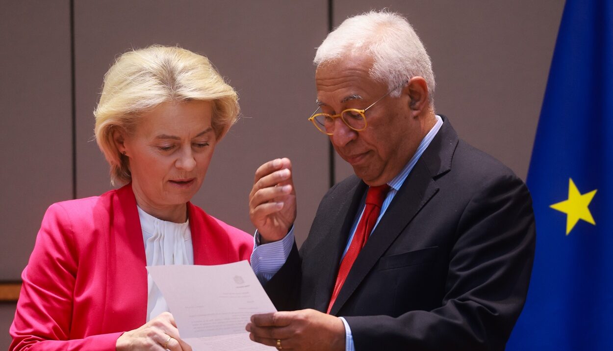 ΦΟΝ ΝΤΕΡ ΛΑΙΕΝ ΚΑΙ ΚΟΣΤΑ