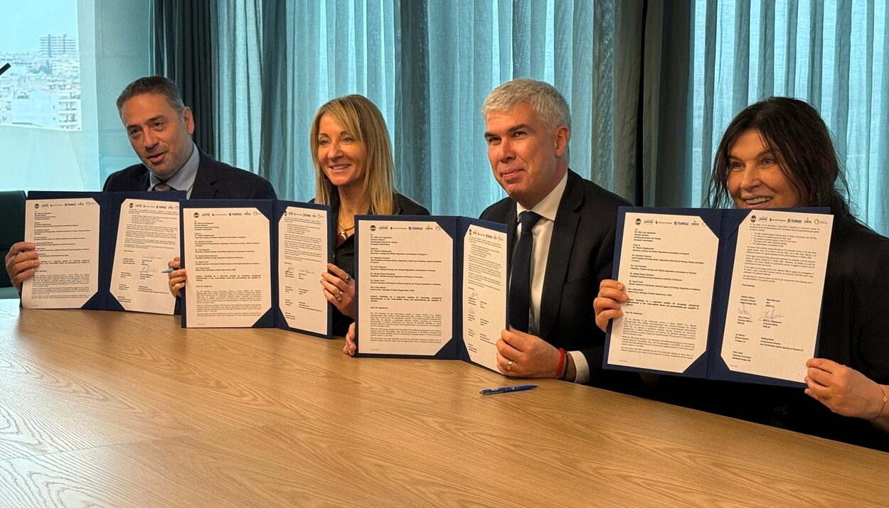 ΚΑΘΕΤΟΣ ΔΙΑΔΡΟΜΟΣ