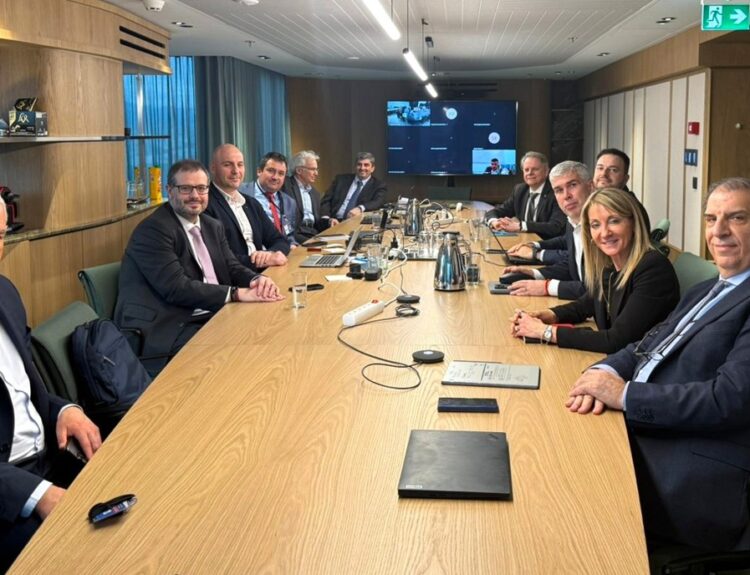 ΚΑΘΕΤΟΣ ΔΙΑΔΡΟΜΟΣ