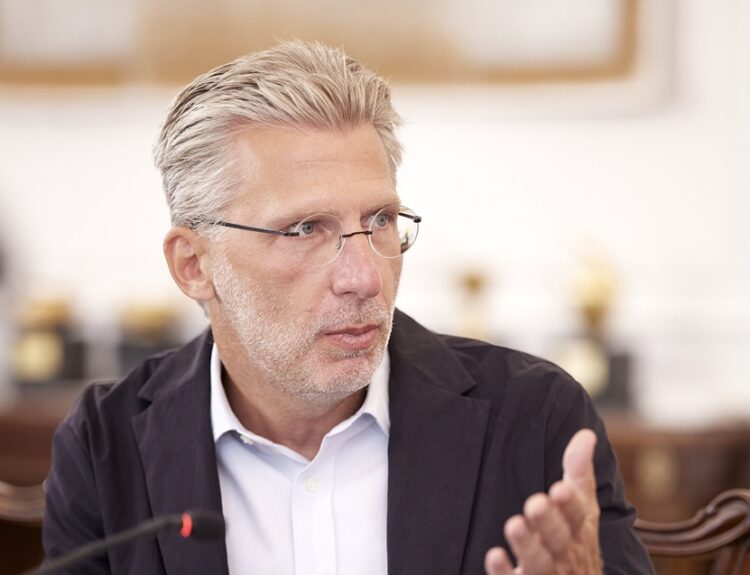 ΑΚΗΣ ΣΚΕΡΤΣΟΣ