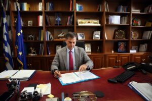 ΧΑΡΗΣ ΘΕΟΧΑΡΗΣ