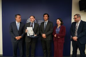 Συνάντηση εργασίας και συζήτηση πραγματοποιήθηκε στο Υπουργείο Περιβάλλοντος και Ενέργειας για το εθνικής και στρατηγικής σημασίας έργο «Πρίνος CO2», μετά τη χορήγηση άδειας αποθήκευσης από την Ελληνική Διαχειριστική Εταιρεία Υδρογονανθράκων και Ενεργειακών Πόρων (ΕΔΕΥΕΠ) στην EnEarth Greece, θυγατρική της Energean