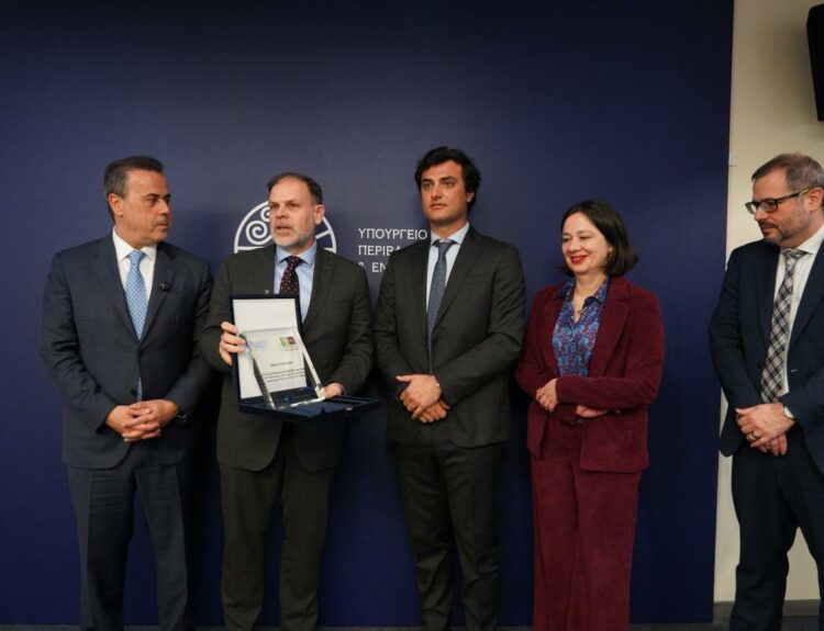 Συνάντηση εργασίας και συζήτηση πραγματοποιήθηκε στο Υπουργείο Περιβάλλοντος και Ενέργειας για το εθνικής και στρατηγικής σημασίας έργο «Πρίνος CO2», μετά τη χορήγηση άδειας αποθήκευσης από την Ελληνική Διαχειριστική Εταιρεία Υδρογονανθράκων και Ενεργειακών Πόρων (ΕΔΕΥΕΠ) στην EnEarth Greece, θυγατρική της Energean