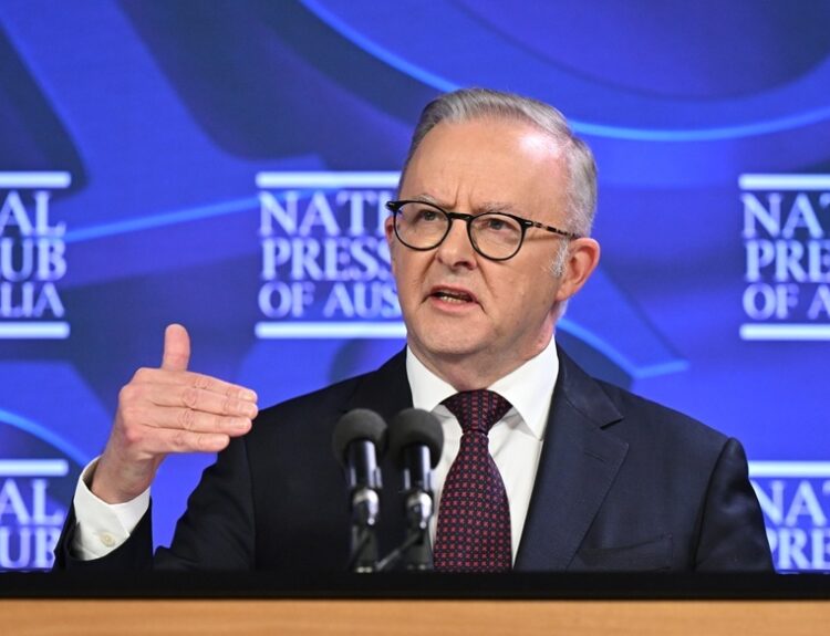 ΑΥΣΤΡΑΛΙΑ, ΑΝΤΟΝΙ ΑΛΜΠΑΝΕΖΙ