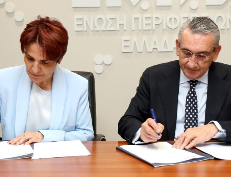 Η Πρόεδρος του ΣΕΠΑΝ, Λένα Μπέλση και ο Πρόεδρος της ΕΝ.Π.Ε., Γιώργος Χατζημάρκος © ΔΤ