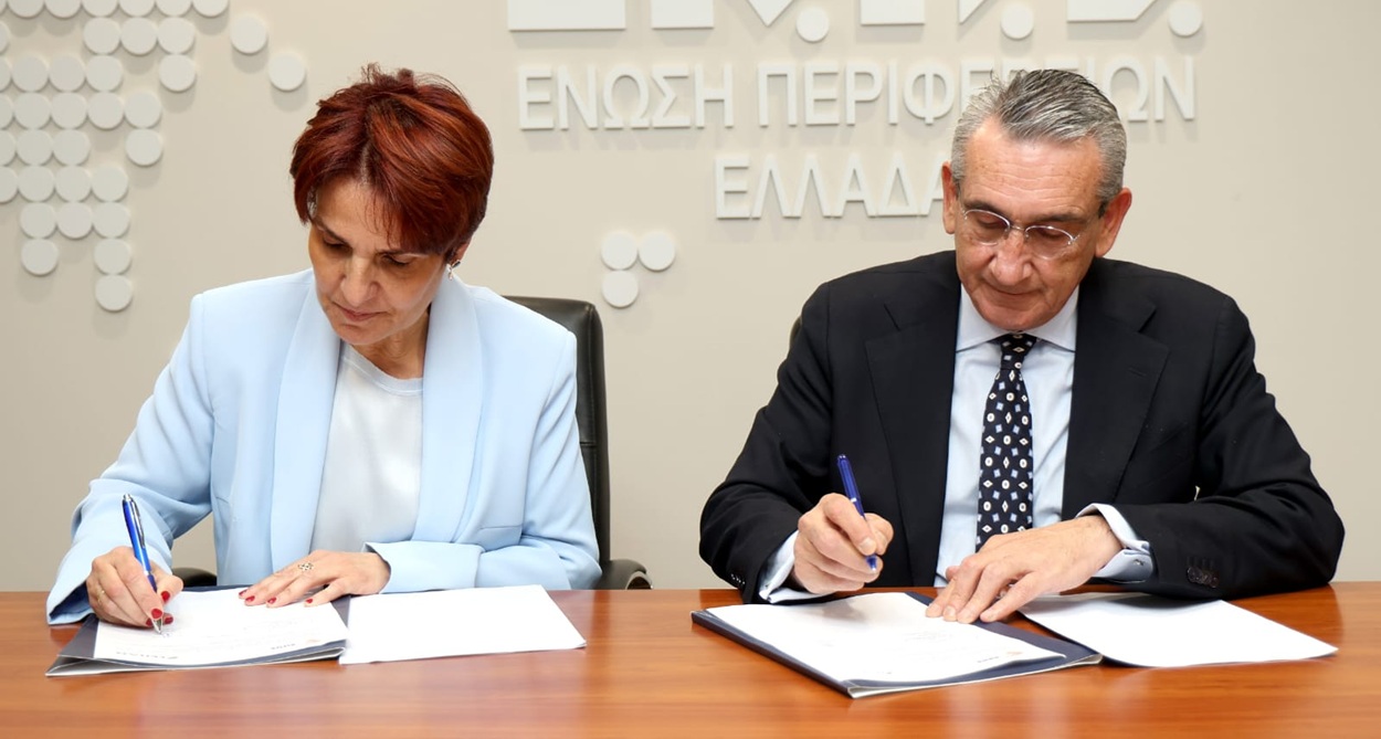 Η Πρόεδρος του ΣΕΠΑΝ, Λένα Μπέλση και ο Πρόεδρος της ΕΝ.Π.Ε., Γιώργος Χατζημάρκος © ΔΤ