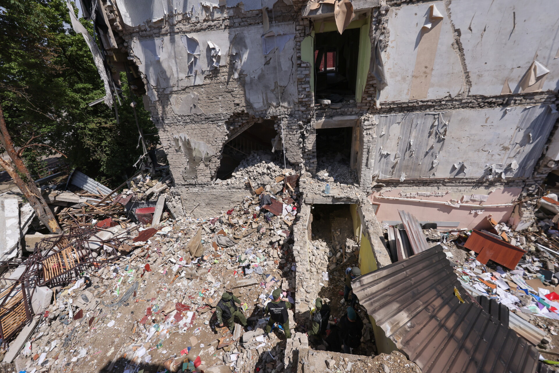 Zημιές από ουκρανικά drones στο Starobilsk, στην περιοχή Luhansk στη Ρωσία σε φοιτητική εστία