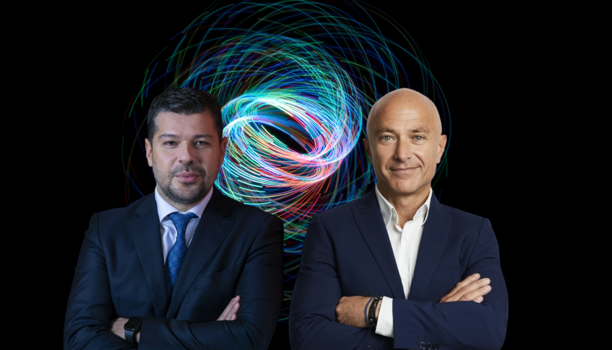 Ο επικεφαλής της ΔΕΗ Γιώργος Στάσσης με τον επικεφαλής της Vodafone Ελλάδας Αχιλλέα Κανάρη © ΔΕΗ/ Vodafone/ magnific/energygame.gr