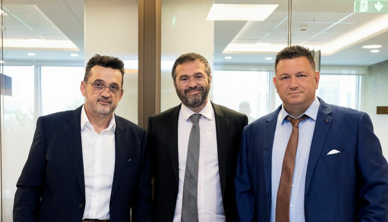 ΟΜΙΛΟΣ ΔΙΡΧΑΛΙΔΗ