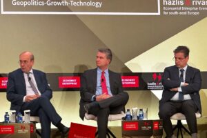 ECONOMIST Χατζηδάκης Παπαλεξόπουλος, Στασινόπουλος, Τρύφων