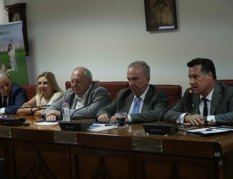O Πελοπίδας Καλλίρης (ΕΥΔΑΜ) μαζί με τους Άδωνι Γεωργιάδη, Νίκο Παπαθανάση, Γιώργο Αμανατίδη, Δέσποινα Γκαράνη και Παναγιώτη Πλακεντά Δήμος Εορδαίας