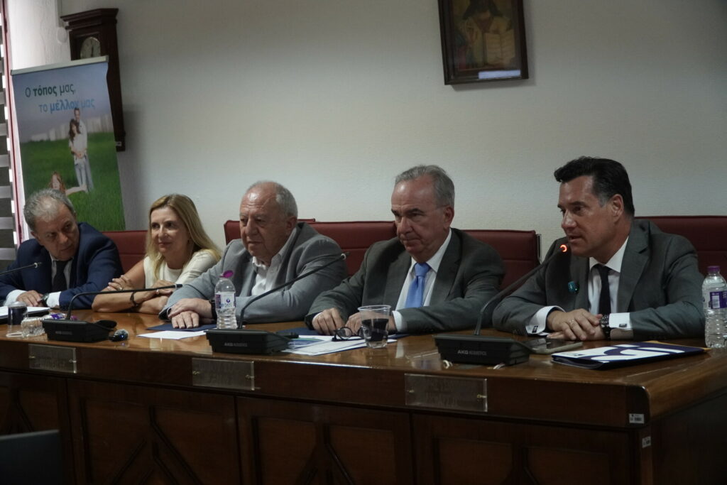 O Πελοπίδας Καλλίρης (ΕΥΔΑΜ) μαζί με τους Άδωνι Γεωργιάδη, Νίκο Παπαθανάση, Γιώργο Αμανατίδη, Δέσποινα Γκαράνη και Παναγιώτη Πλακεντά Δήμος Εορδαίας