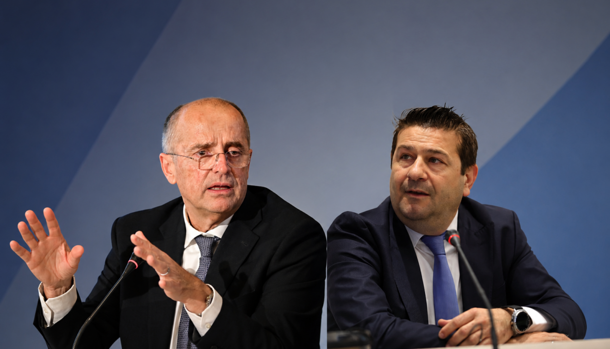 Ο Χάρης Σαχίνης CEO της ΕΥΔΑΠ και ο Άνθιμος Αμανατίδης CEO της ΕΥΑΘ © ΑΠΕ-ΜΠΕ/ Eurokinissi / Energygame.gr
