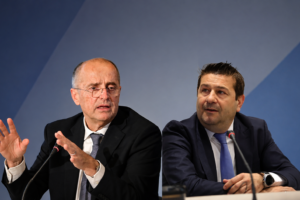 Ο Χάρης Σαχίνης CEO της ΕΥΔΑΠ και ο Άνθιμος Αμανατίδης CEO της ΕΥΑΘ © ΑΠΕ-ΜΠΕ/ Eurokinissi / Energygame.gr