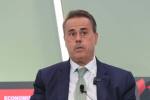 Σταύρος Παπασταύρου στο Economist © INTIME