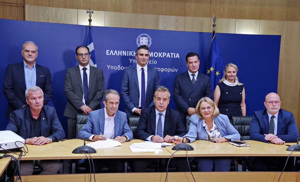 Υπογραφή συμβάσεων για την ενεργειακή αναβάθμιση των Γενικών Νοσοκομείων Αθηνών «Αλεξάνδρα» και «Κιλκίς» © Υπουργείο Υποδομών και Μεταφορών