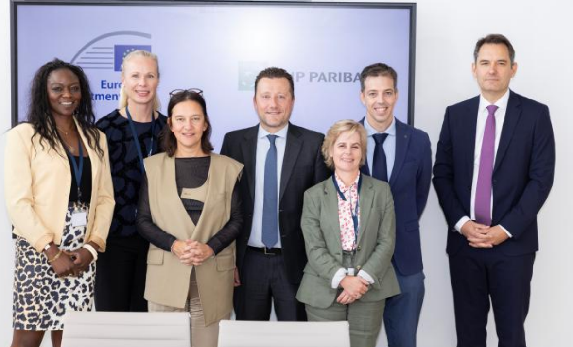Στελέχη της EIB και της BNP Paribas © EIB