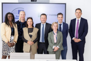 Στελέχη της EIB και της BNP Paribas © EIB