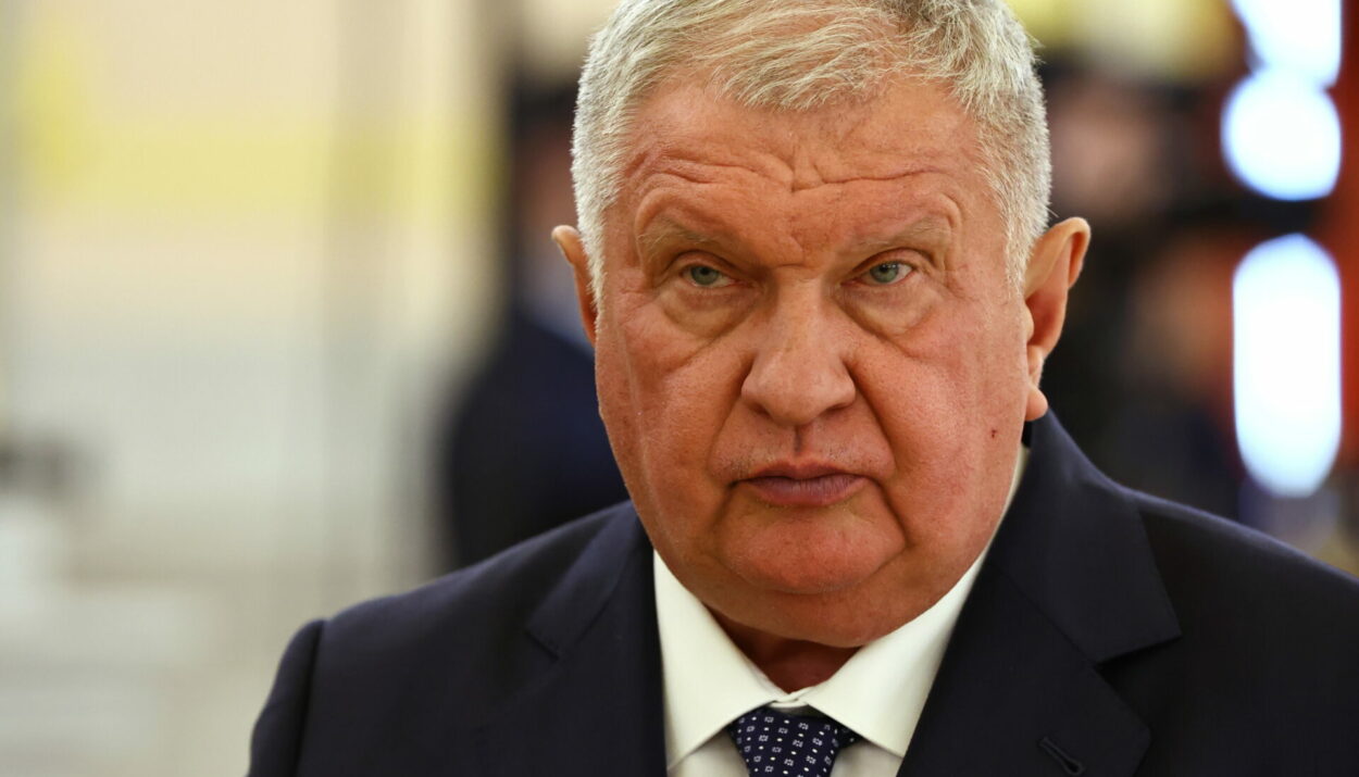 Ο Igor Sechin, διευθύνων σύμβουλος της Rosneft © EPA/ALEXANDER NEMENOV / POOL
