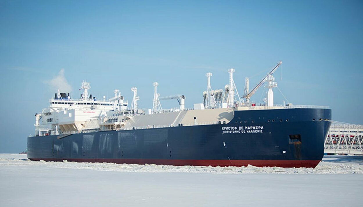 Ρωσικό πλοίο μεταφοράς LNG © ΑΠΕ