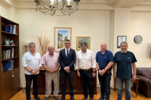 Στιγμιότυπο από την επίσκεψη του υπουργού στα Γρεβενά © ΔΤ υπουργείο Υποδομών και Μεταφορών