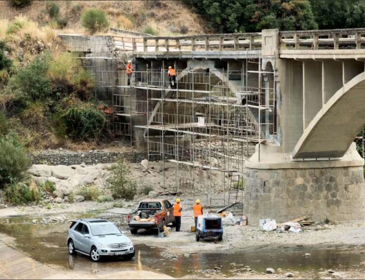 Ολοκληρώνονται έργα 13.200.000 € για ασφαλείς δρόμους και ισχυρότερη αντιπλημμυρική θωράκιση στη Φθιώτιδα © ΔΤ Υπουργείου