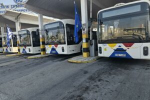 ΟΑΣΘ: Στους δρόμους τα 50 ηλεκτρικά, αρθρωτά λεωφορεία © ΑΠΕ/ΜΠΕ