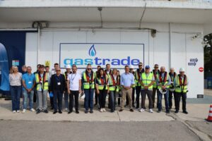 Επίσκεψη του υπουργού στη μονάδα της Gastrade © ΔΤ ΥΠΕΝ