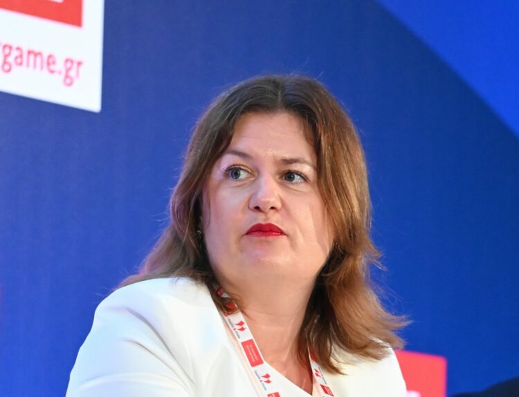 Η Υπουργός Ενέργειας της Βόρειας Μακεδονίας Sanja Bozinovska (Κ), μιλάει σε πάνελ, κατά τη διάρκεια του 6oυ Thessaloniki Metropolitan Summit: Η Ελλάδα του 2030 στο επίκεντρο, στο Συνεδριακό Κέντρο «Ιωάννης Βελλίδης» στη Θεσσαλονίκη, Παρασκευή 4 Σεπτεμβρίου 2026 © ΑΠΕ-ΜΠΕ/Economist Impact/ΓΙΑΝΝΗΣ ΠΑΠΑΝΙΚΟΣ