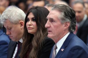 Γκίλφοιλ και Τραμπ © EPA/GEORGE VITSARAS
