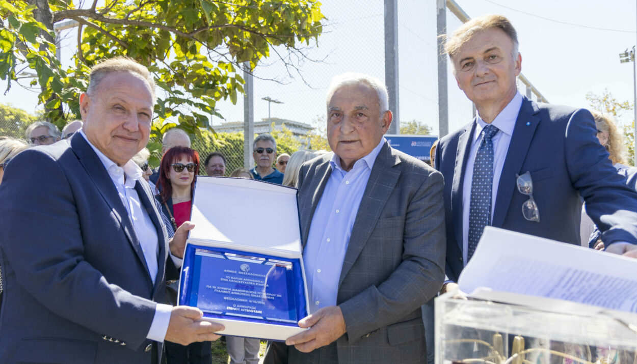 Ο Δήμαρχος Θεσσαλονίκης Στέλιος Αγγελούδης, ο Εντεταλμένος Σύμβουλος του Ομίλου ΑΒΑΞ και Αντιπρόεδρος της ΕΤΕΘ Κωνσταντίνος Λυσαρίδης και ο Αντιδήμαρχος Πολιτισμού και Τουρισμού Βασίλης Γάκης © ΔΤ ΑΒΑΞ