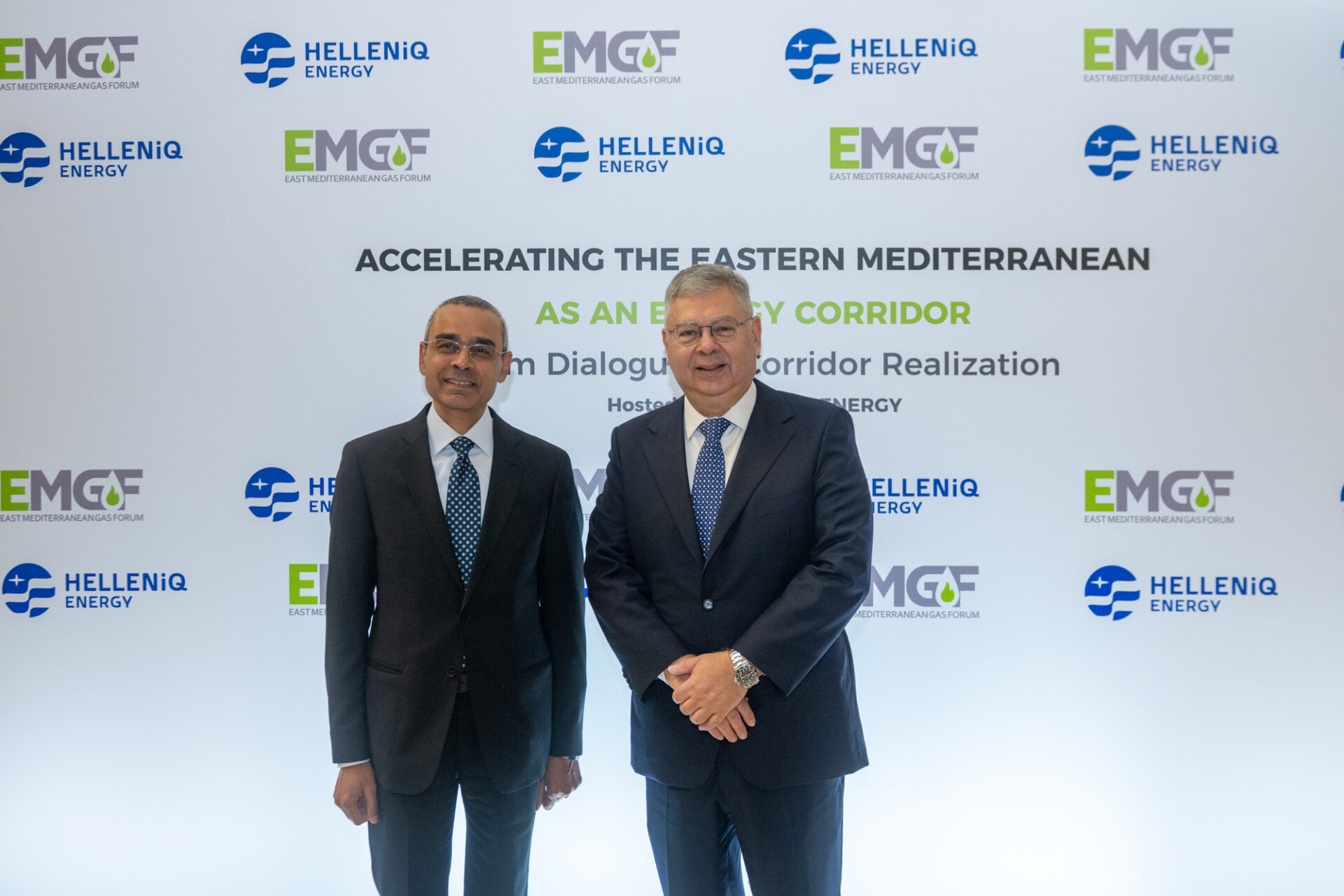 Αριστερά, ο Γενικός Γραμματέας του East Mediterranean Gas Forum (EMGF) κ. Osama Mobarez και δίπλα του ο CEO της HELLENiQ ENERGY κ. Σιάμισιης © ΔΤ HELLENiQ ENERGY