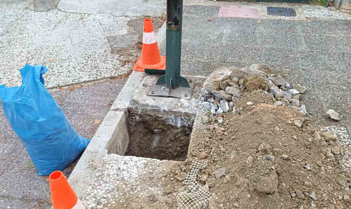 Η Enaon EDA ενημερώνει ότι σήμερα, 22 Οκτωβρίου 2026, προκλήθηκε βλάβη σε αγωγό φυσικού αερίου στην οδό Τριπόλεως στον Κολωνό, κατά τη διάρκεια εργασιών τρίτων © Enaon EDA