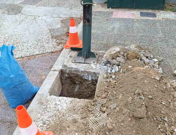 Η Enaon EDA ενημερώνει ότι σήμερα, 22 Οκτωβρίου 2026, προκλήθηκε βλάβη σε αγωγό φυσικού αερίου στην οδό Τριπόλεως στον Κολωνό, κατά τη διάρκεια εργασιών τρίτων © Enaon EDA
