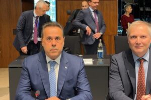 Ο ΠΑΠΑΣΤΑΥΡΟΥ
