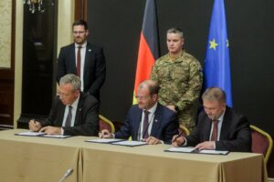 Υπογραφή συμφωνίας μεταξύ Γερμανίας Ουκρανίας © Χ