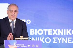 Ο yπουργός Ανάπτυξης Τάκης Θεοδωρικάκος στο 1ο Βιομηχανικό Εθνικό Συνέδριο © ΔΤ/ΒΕΑ